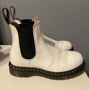 Dr. Martens 2976 yellow stitch smooth leather Chelsea boots